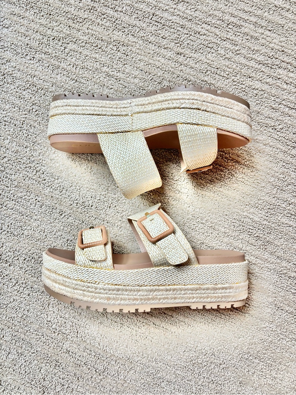 soda — ‘funny’ women’s platform wedge sandal in natural raffia